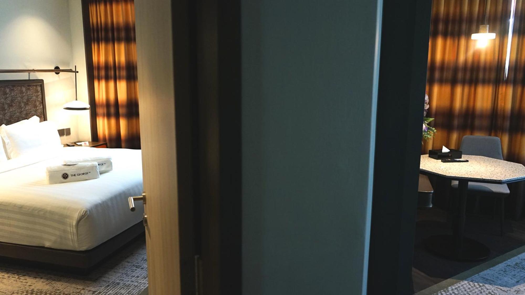 The George Penang By The Crest Collection Hotel George Town Exterior foto A room at the hotel