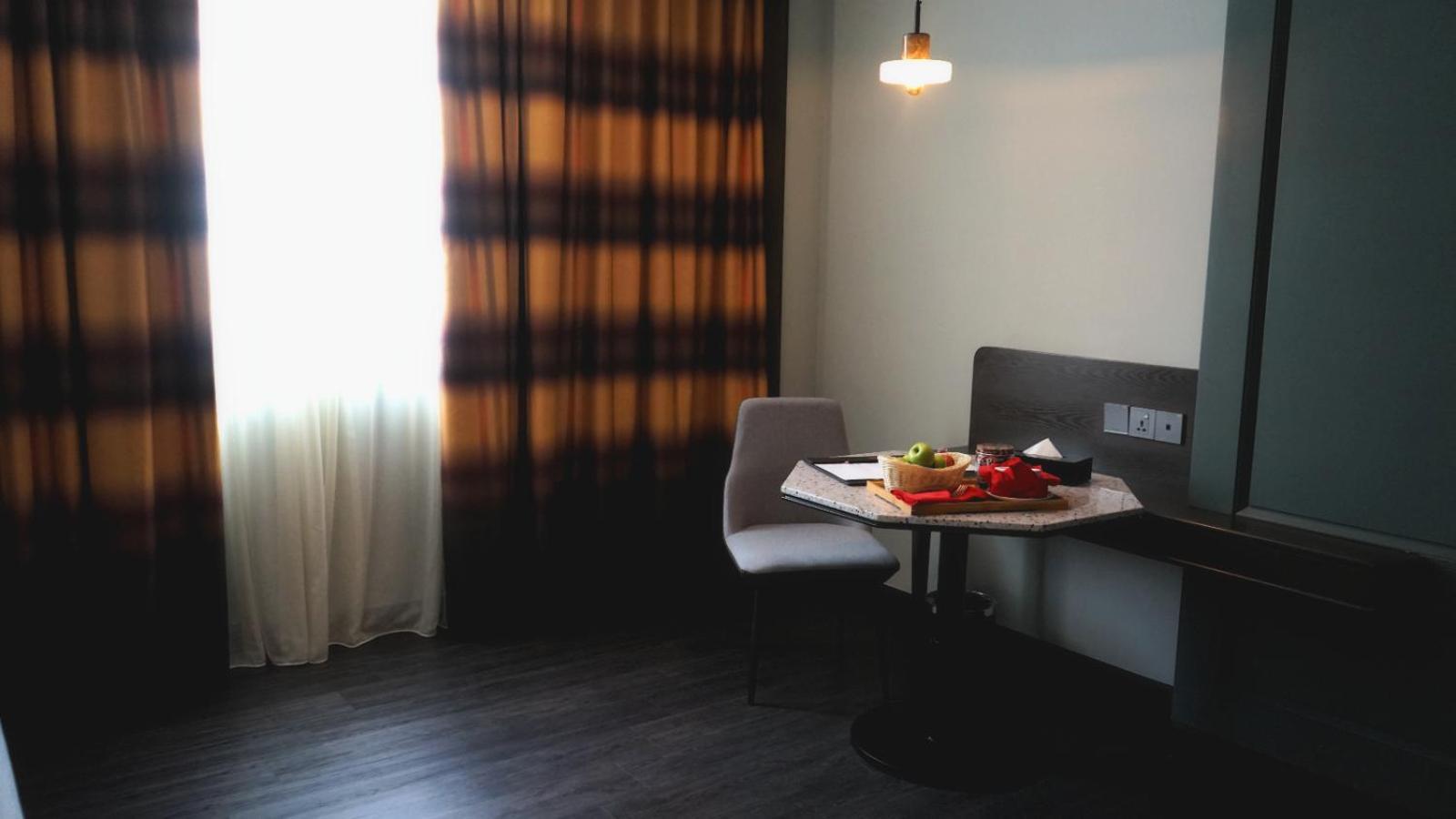 The George Penang By The Crest Collection Hotel George Town Exterior foto A room at the hotel